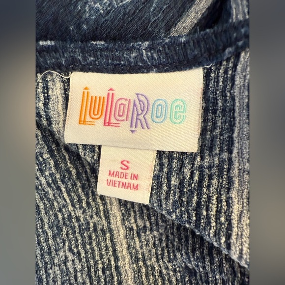 LuLaRoe Vivian Button Back Long Sleeve Blue Print Top Size Small - Picture 3 of 9